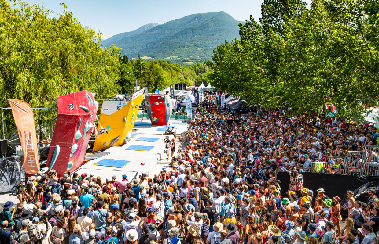 Das Outdoormix Spring Festival 2025, das in der Gemeinde Embrun stattfindet.